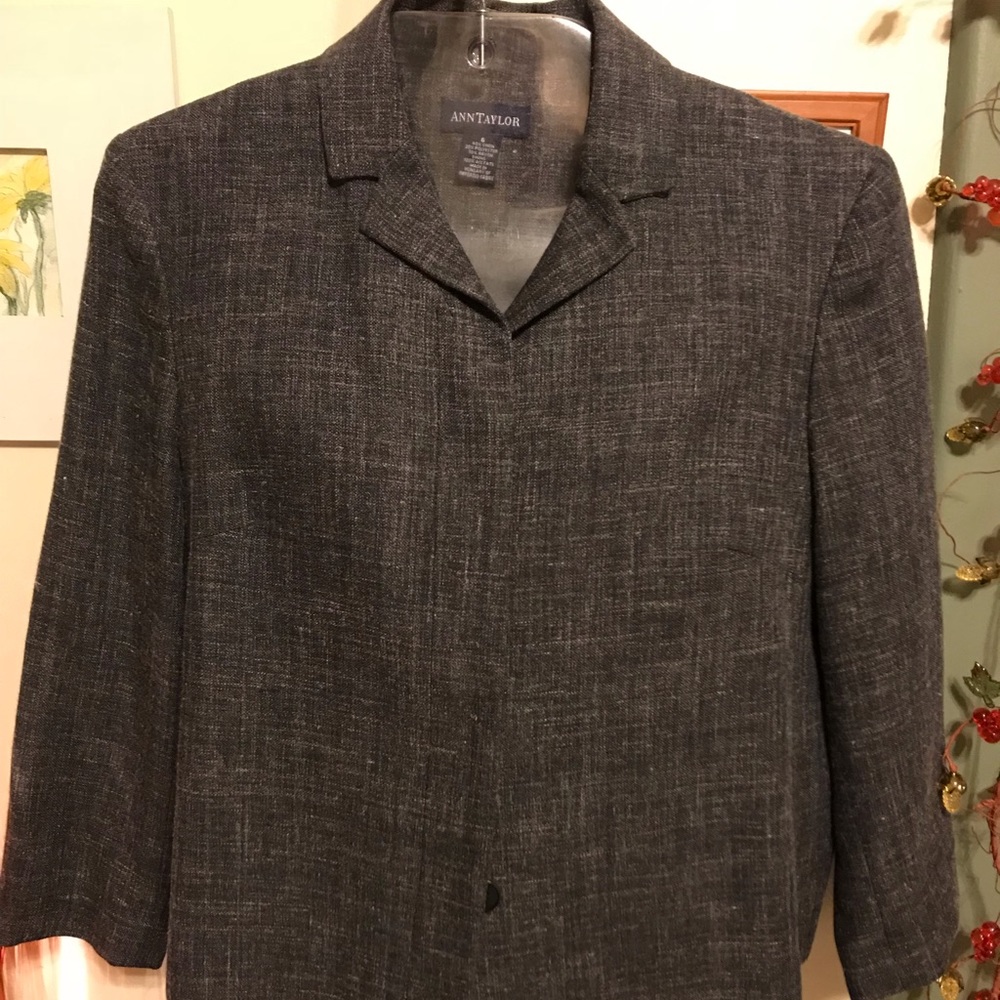 ANN TAYLOR - EUC!!! SZ 6 BLAZER. Navy/ivory
